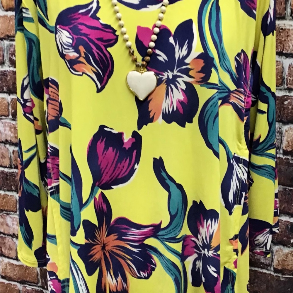 Women’s plus top